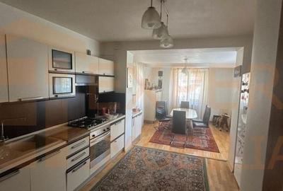 Casă cu 10 camere cu Teren 1000 Mp în Km 4 - 15