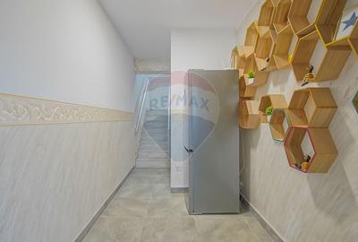 Casă cu 9 camere cu Teren 515 Mp în Stupini - 17