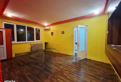 Apartament cu 2 camere semidecomandat în Teiul Doamnei