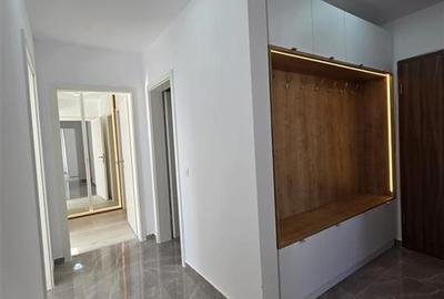 Apartament cu 3 camere decomandat în Tractorul - 3