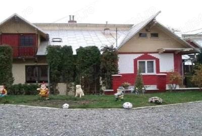 Casă cu 6 camere cu Teren 3500 Mp în Brebu - 2