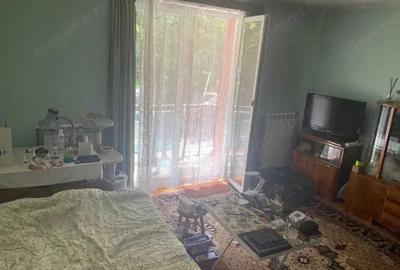 7 Noiembrie - Vanzare apartament 3 camere - Str. C-tin Romanu Vivu - 1