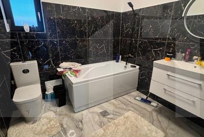 Casă cu 3 camere cu Teren 800 Mp în Central - 2