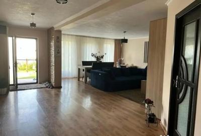 Casă cu 5 camere cu Teren 2401 Mp în Priboieni - 10