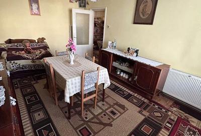 Apartament cu 3 camere decomandat în Central - 1