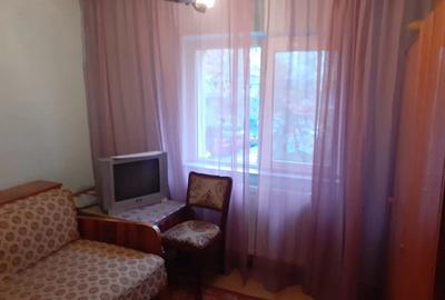 Proprietar inchiriez apartament cu trei camere semidecomandat - 3