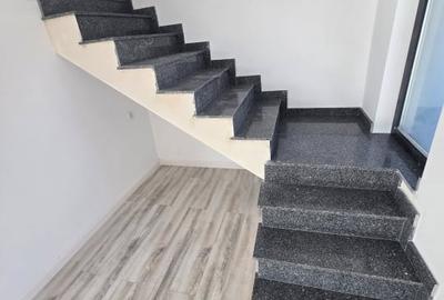 CARTIER PRIVAT, CASA 4 CAMERE, 2 BAI, MIROSLAVA , PLACA DE BETON PESTE ETAJ - 25