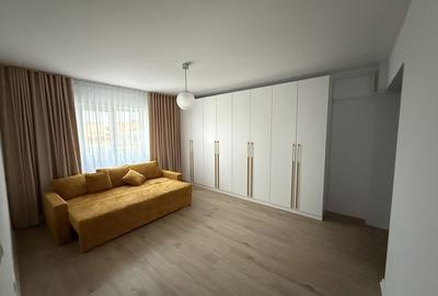 Apartament cu 3 camere semidecomandat în Central - 1