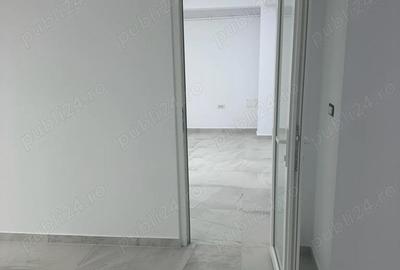 Spațiu comercial, de 90 mp, în Central - 3