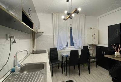 Garsonieră decomandată în 1 Decembrie - 2