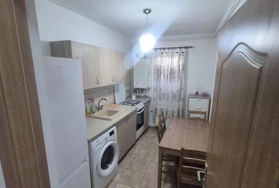 Apartament cu 2 camere decomandat în Metalurgiei