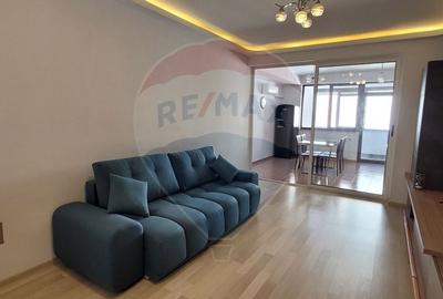 Apartament cu 3 camere semidecomandat, mobilat în Tractorul - 9