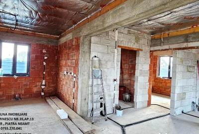 Casă cu 3 camere cu Teren 615 Mp în Est - 2