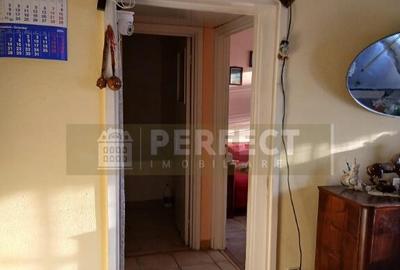 2 camere semidecomandat, Democratiei,PRET 48900 euro! - 2
