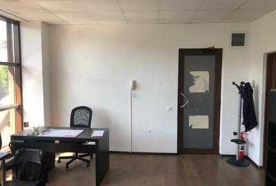 Inchiriez birou 40 mp, cladirea Nobori - 3