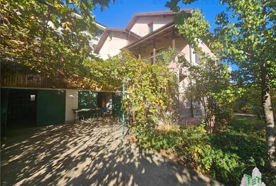 Vila 6 camere garaj dublu cu teren 450 metri in Militari Residence