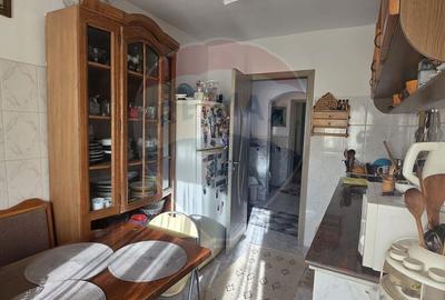 Apartament cu 3 camere, mobilat în Micro 6 - 11