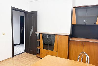 Apartament cu 3 camere pe strada Republicii - 3