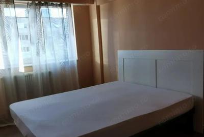 Inchiriez apartament 3 camere Micro 4 - 8