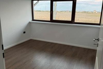 Casă cu 5 camere în Moșnița Nouă