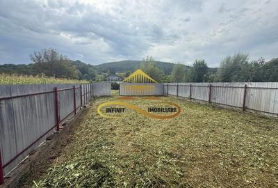 Casă cu Teren 757 Mp în Luncani - 1