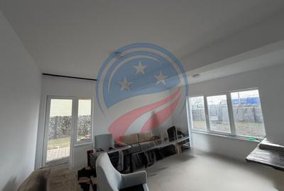 Casă individuală cu 4 camere cu Canalizare în Exterior Est - 2