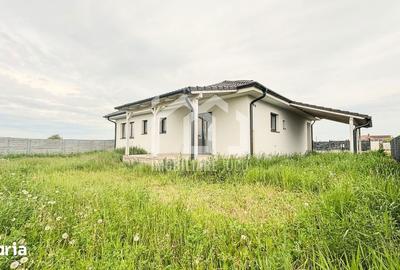 Casă cu 3 camere cu Teren 500 Mp în Jucu - 4