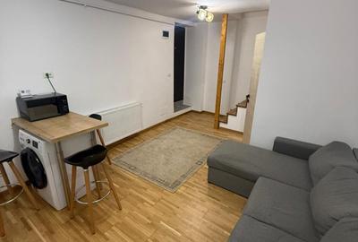 Apartament cu 3 camere semidecomandat în Central - 1