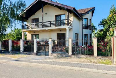 Casă individuală cu 6 camere cu Teren 1000 Mp în Sânpetru - 1