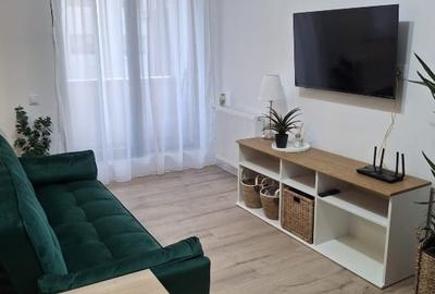 Apartament cu 2 camere decomandat, mobilat în Central