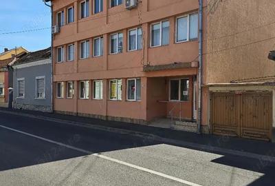 Dau in chirie Cladire birouri, ultracentral D+P+2E, 150mp pe nivel, SC tot-636 mp Inc oras , rampa, - 1