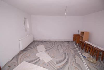 Casă cu 7 camere cu Canalizare în Poiana Țapului - 5