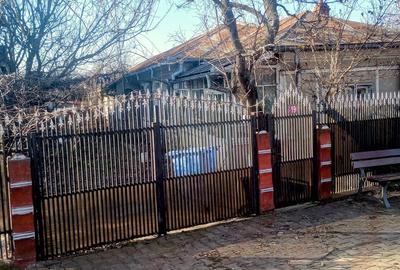 Casă cu 4 camere cu Teren 900 Mp în Prundu - 1