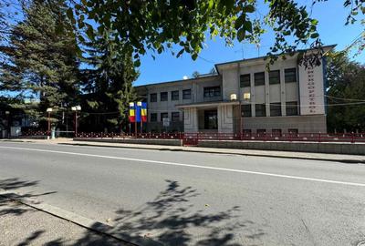 Spațiu comercial, de 3,167 mp, în Central - 8