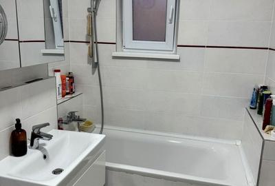 Apartament cu 3 camere decomandat în Tractorul - 5