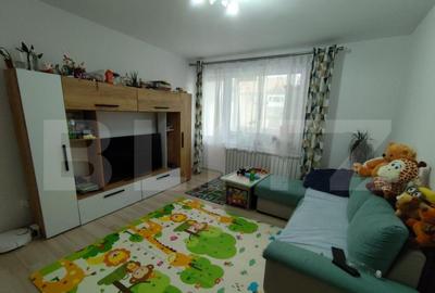 Apartament 3 camere, 60mp, zona Cugir - 1