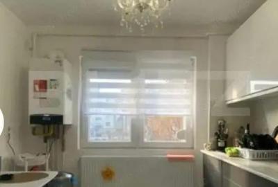 Apartament cu 3 camere decomandat în Micro 16