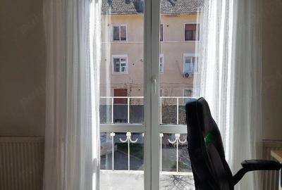 Apartament cu 3 camere semidecomandat în Central - 2