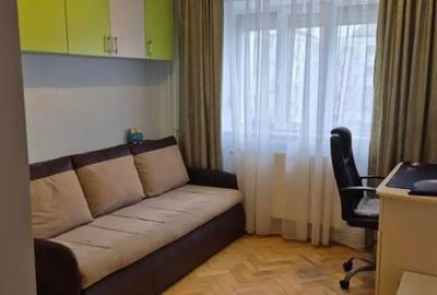 Apartament cu 3 camere decomandat în Cug