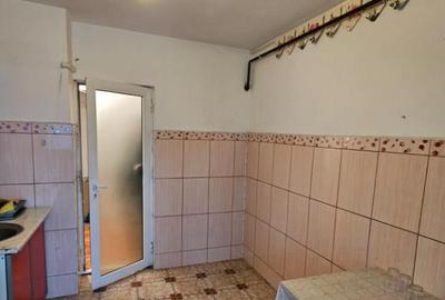 Apartament cu 4 camere in Micro 18 - 9