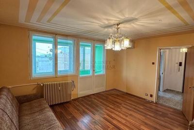 Apartament cu 3 camere semidecomandat în Lujerului