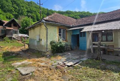 Casă individuală cu 5 camere cu Canalizare în Est - 2