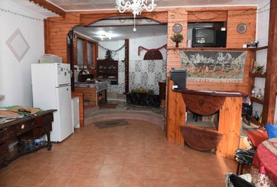 Casă cu 3 camere decomandat în Mislea - 5
