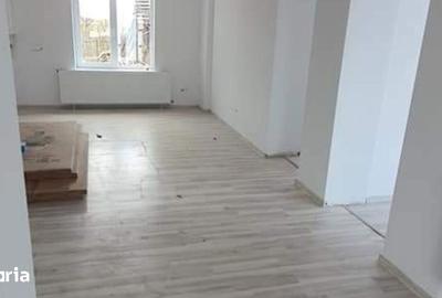Casă cu 4 camere cu Teren 1200 Mp în Leordeni - 3