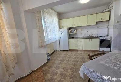 Apartament cu 3 camere semidecomandat în Micro 16 - 1