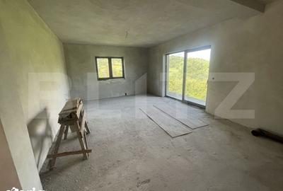 Casă cu 5 camere cu Teren 1800 Mp în Central