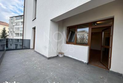 Spațiu comercial, de 90 mp, în Central