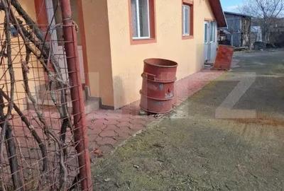 Casă cu 4 camere cu Teren 900 Mp în Lipănești - 2