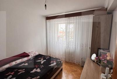 Apartament cu 4 camere decomandat în Central