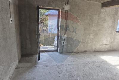 Casă cu 5 camere cu Teren 200 Mp în Poiana Țapului - 22